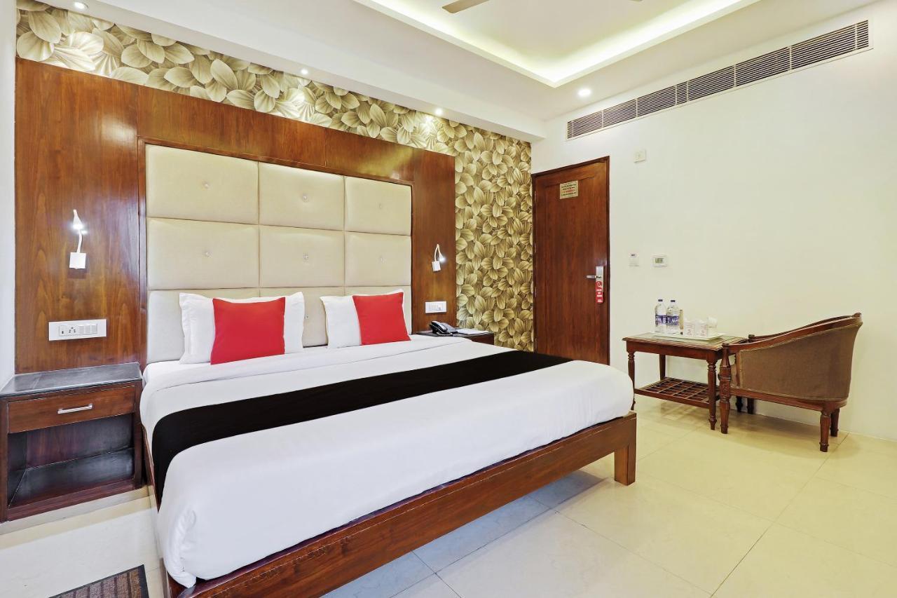 Yuvraj Deluxe Hotel