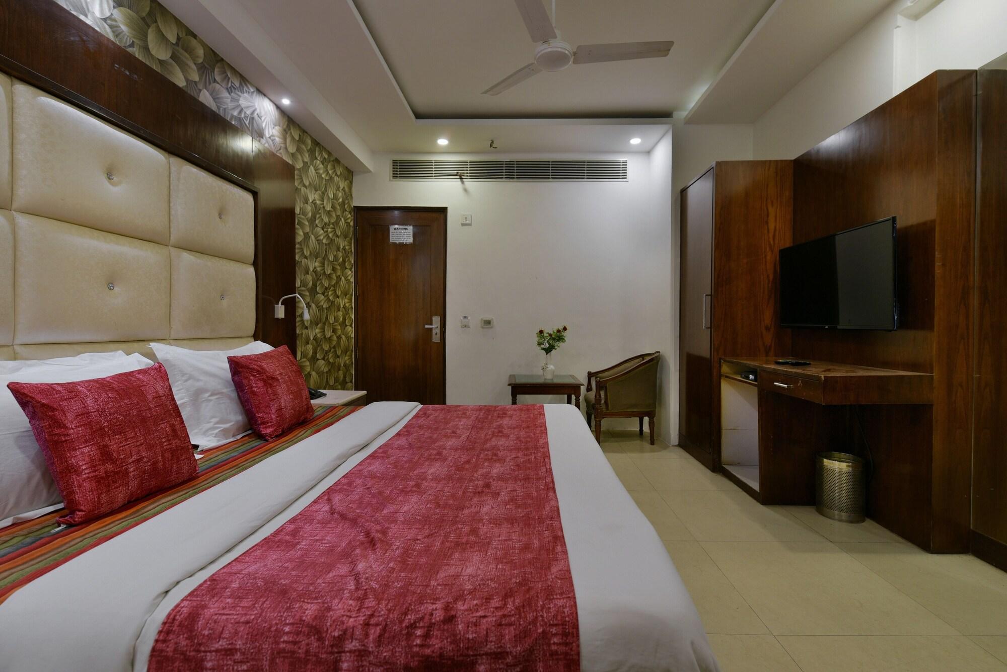 Yuvraj Deluxe