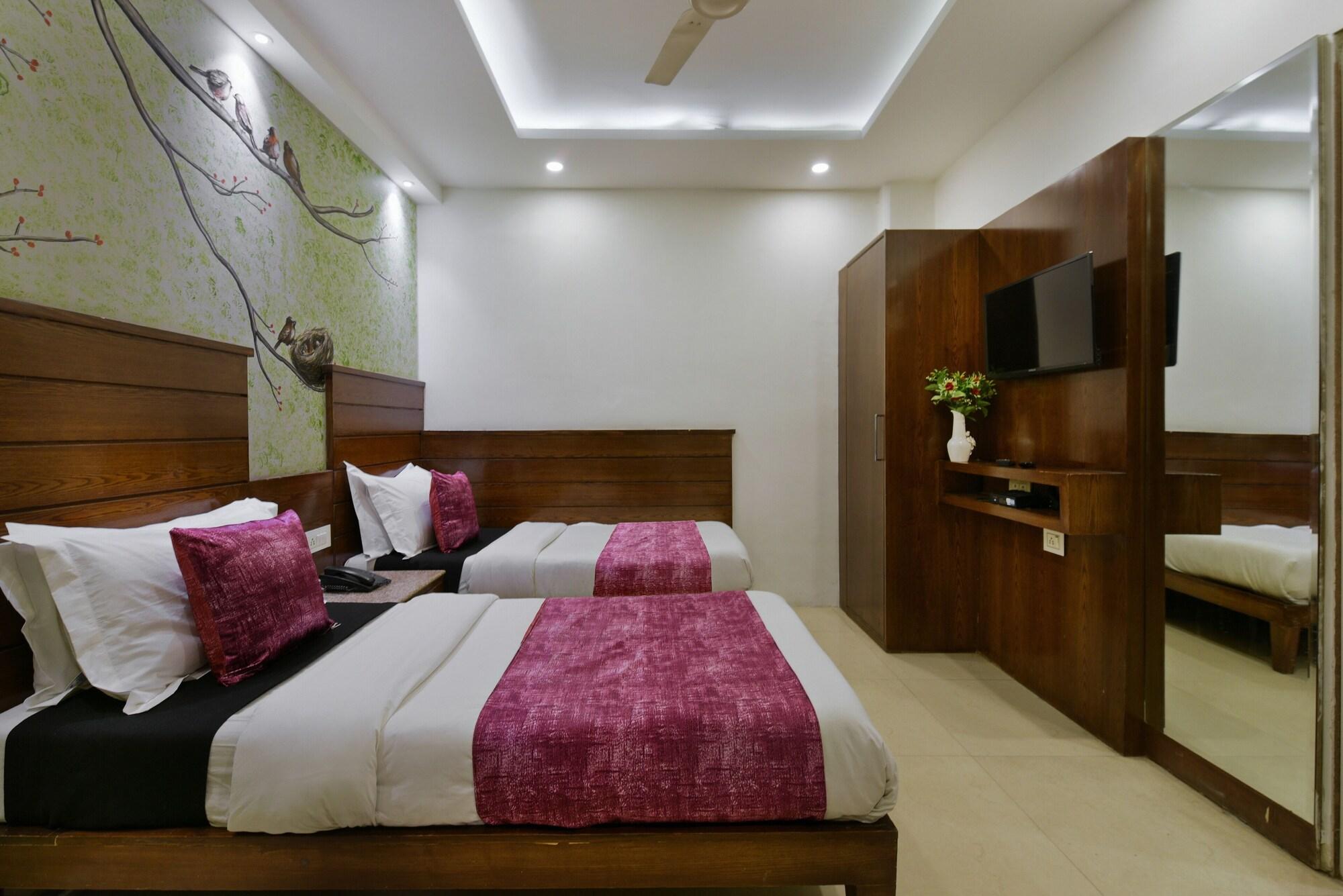 Yuvraj Deluxe Hotel 3*