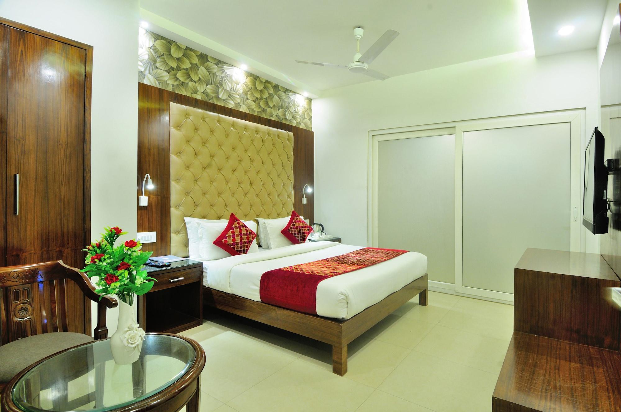 Yuvraj Deluxe Hotel New Delhi