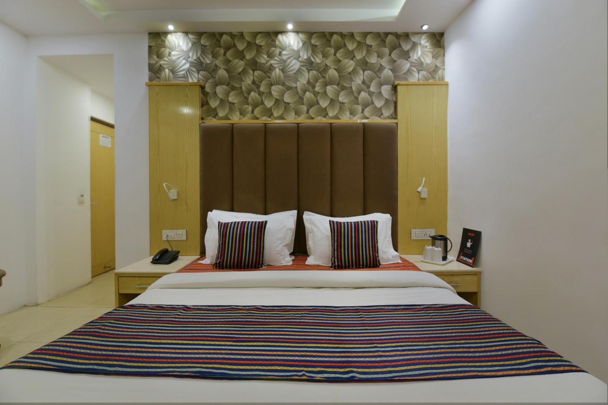 Hotel Yuvraj Deluxe New Delhi