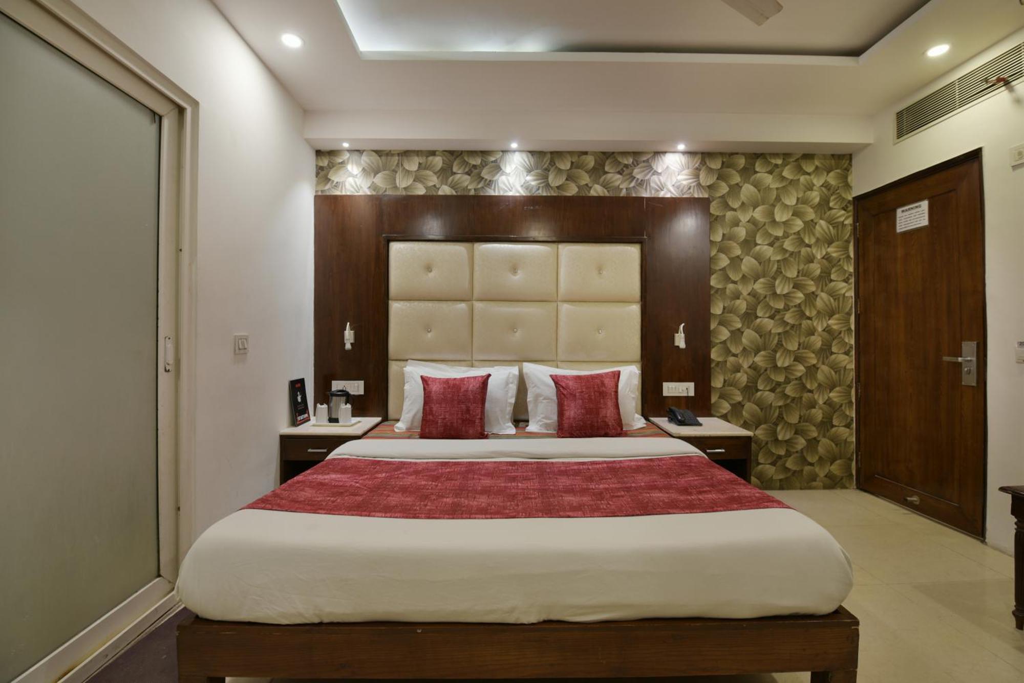 Yuvraj Deluxe