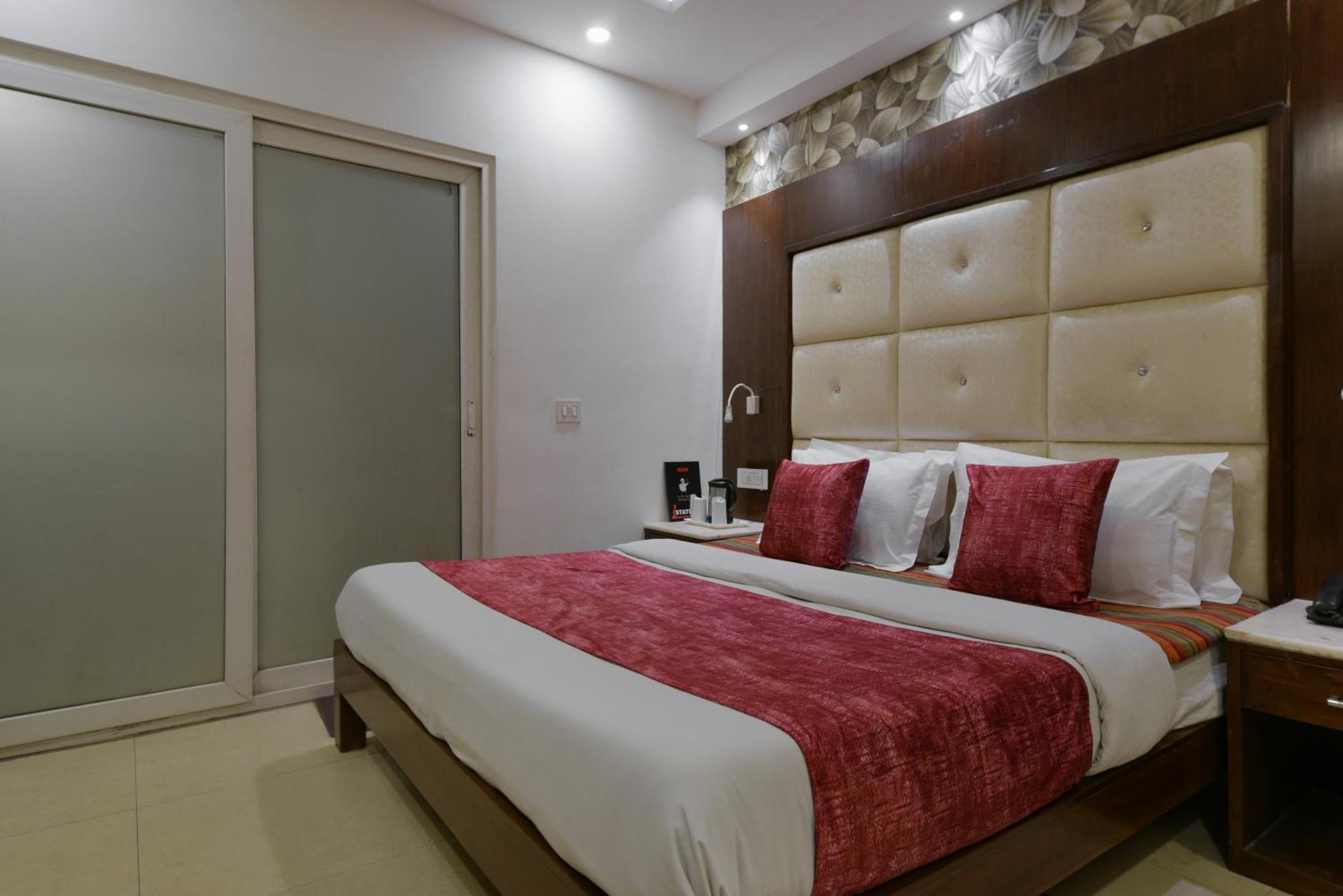 Yuvraj Deluxe 3*