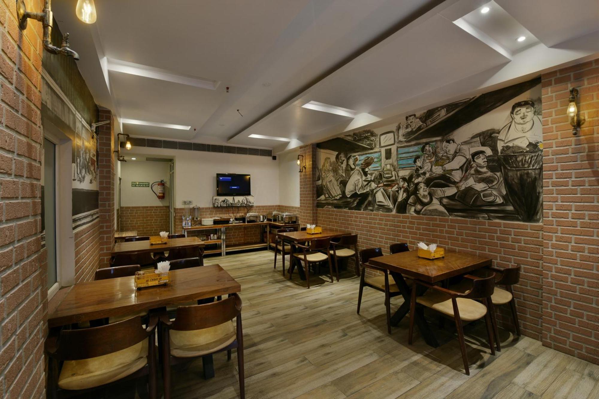 Yuvraj Deluxe 3*