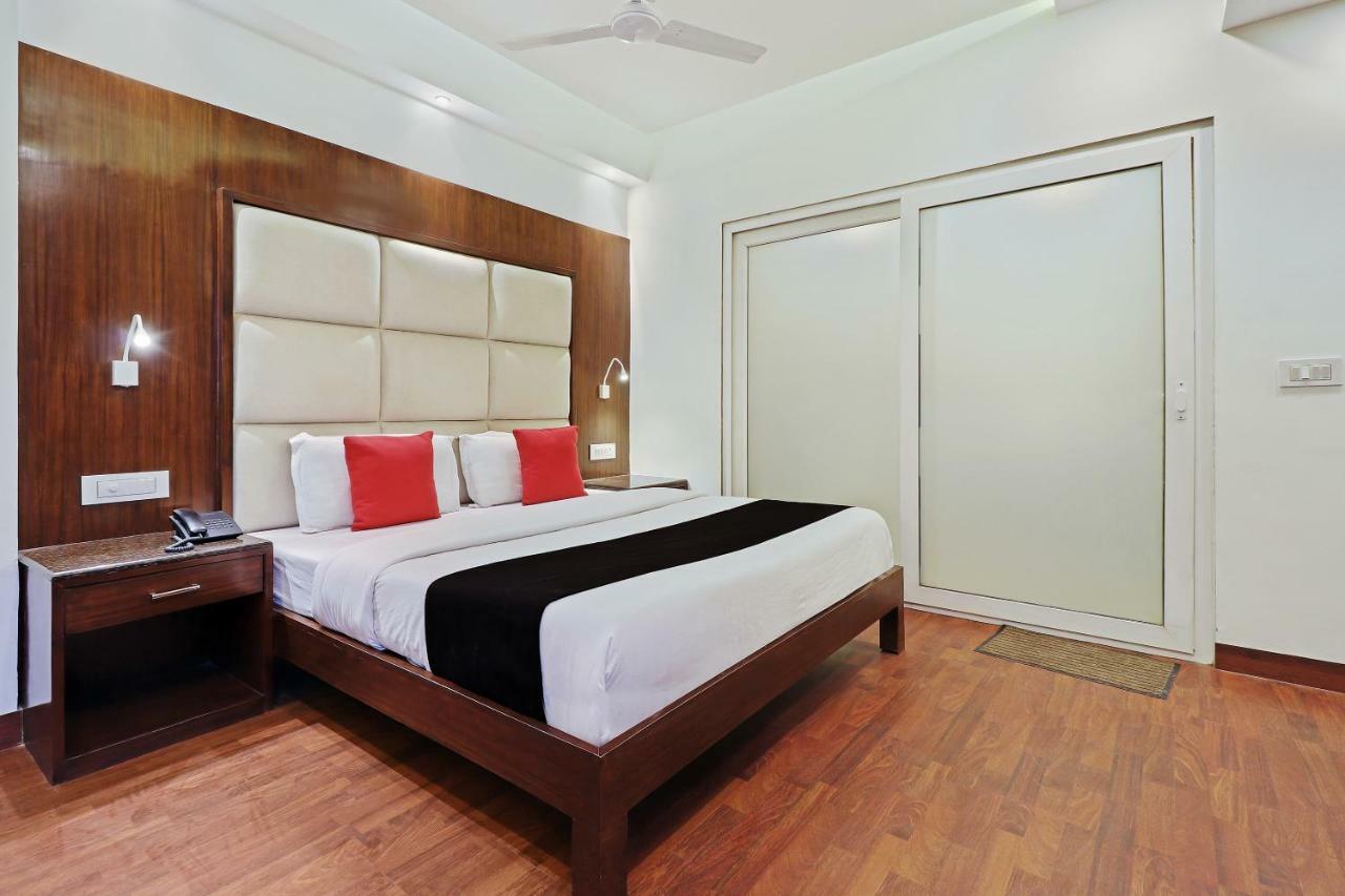 Yuvraj Deluxe Hotel New Delhi
