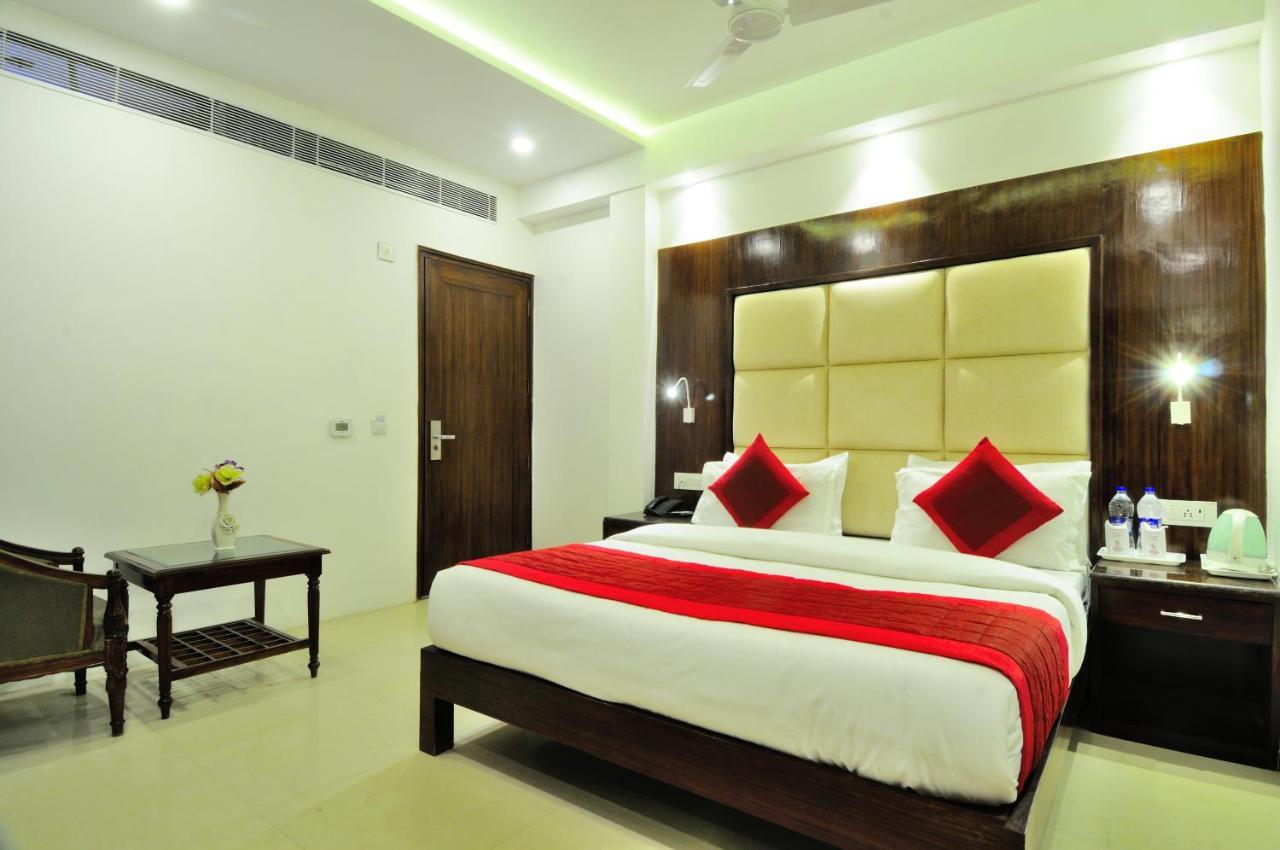 Yuvraj Deluxe Hotel 3*